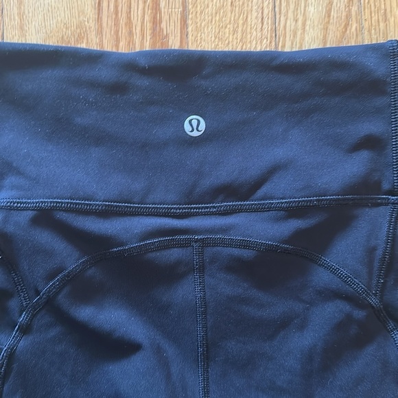 Lululemon sz 8 All The Right Places Crop II 23" Black great pre owned cond - Picture 7 of 15